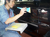 塗装面の剥離パテ埋め作業イメージ